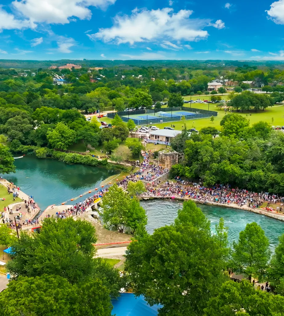 <h2>Connected, walkable, and well-positioned</h2>
The Neue is located in downtown New Braunfels—close enough to walk to everything, yet thoughtfully positioned just outside the most congested areas. It’s a setting that offers both connection and a sense of ease.

From your front door, restaurants, shops, live music, the Comal River, and even a nearby grocery store are all within walking distance—making daily life simpler and more enjoyable.
